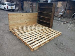 Recycled Pallet Bed