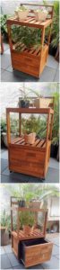Pallet-Pots-Stand-or-Side-Table